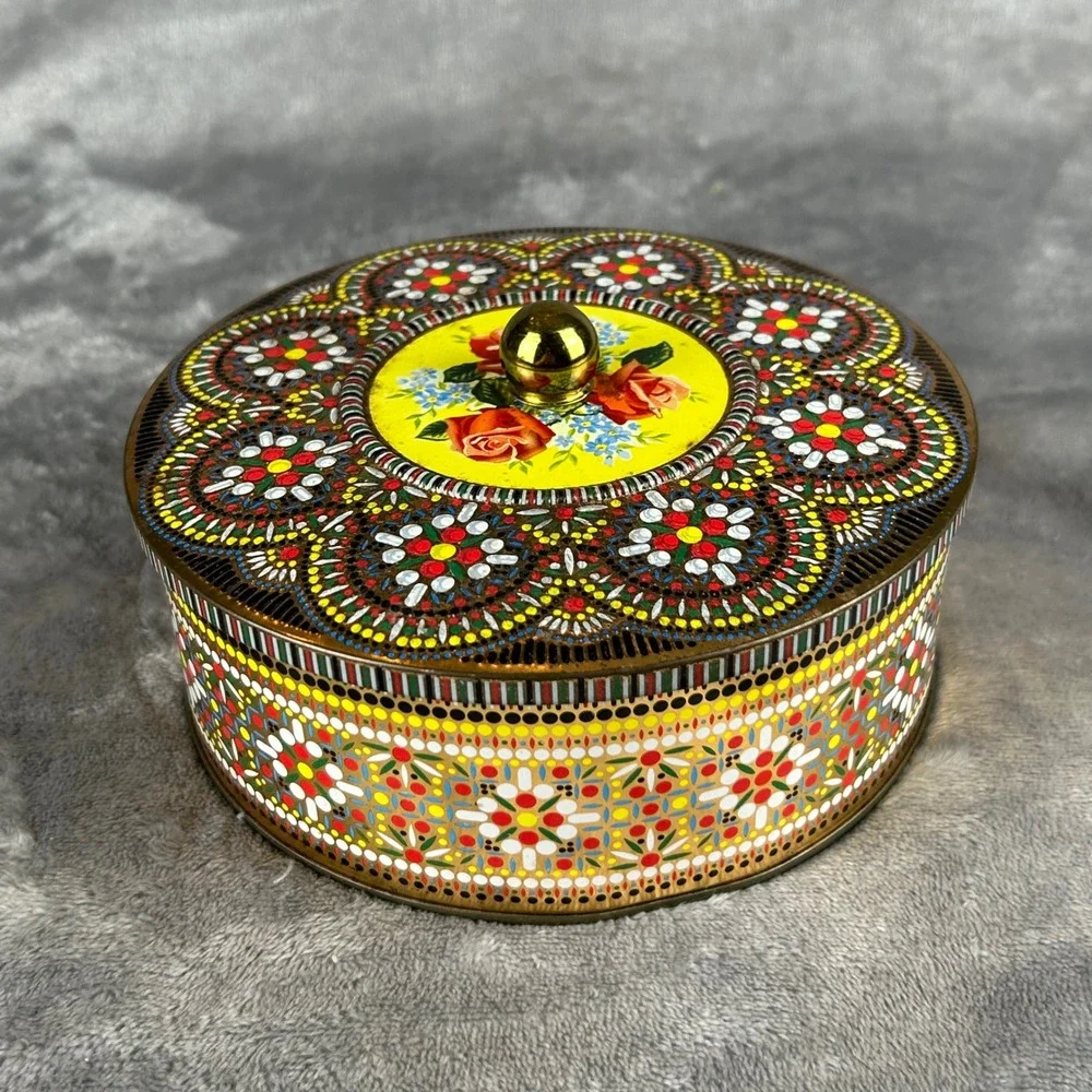 Vintage Daher Long Island NY Round Tin Floral Rose England Gold Decorative Box